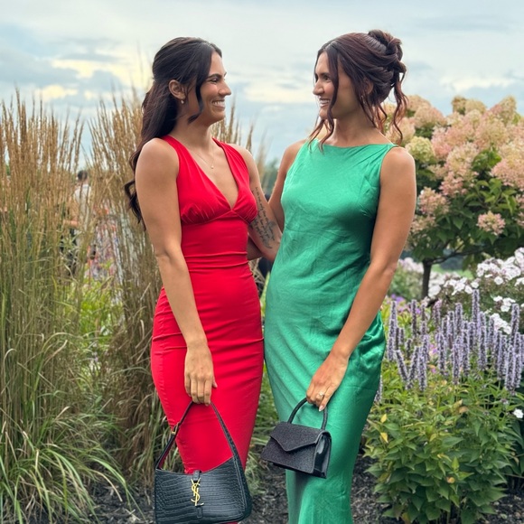 Samsara Maxi Dress in Emerald
Runaway The Label
Size XS - Picture 3 of 5